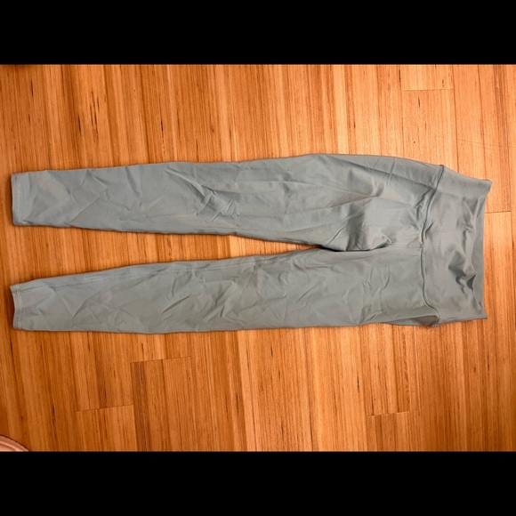 Alo Airbrushed leggings in blue topaz - Picture 3 of 5